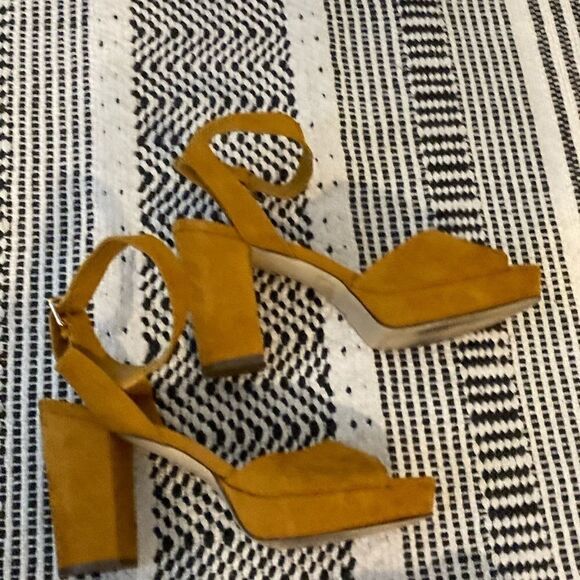 Callisto California Yellow Sandals 8.5 - Picture 11 of 16